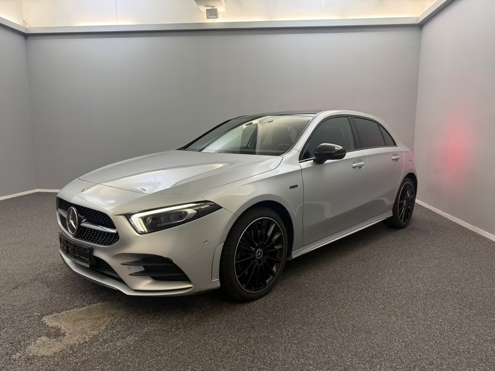 Mercedes-Benz A 250e